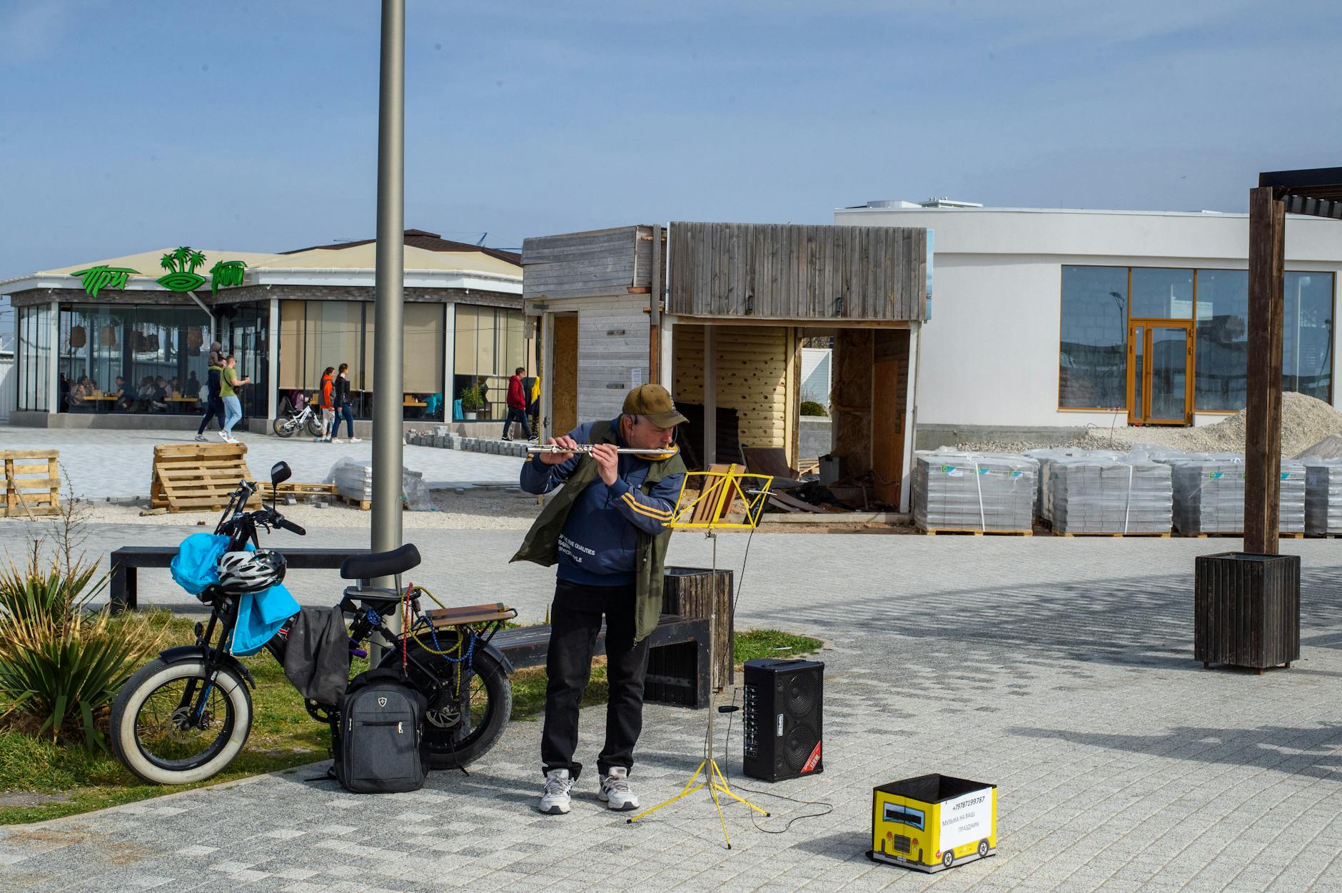 busker playing a flute